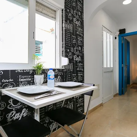 Cozy House 5 Minutes From The - Caparica Costa de Caparica
