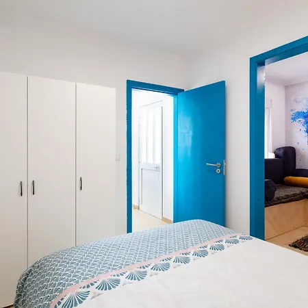 Cozy House 5 Minutes From The - Caparica